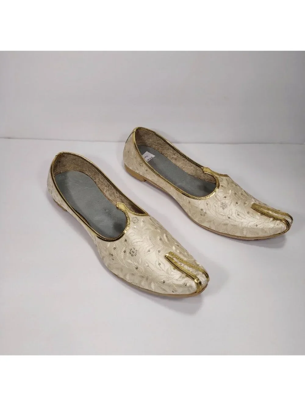 Traditional Ethnic Cream Mojari Shoes  Size 12 Gold Embroidery Split Toe Design